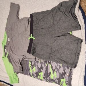 Boys 2: 32° degrees, four piece shirt and short set